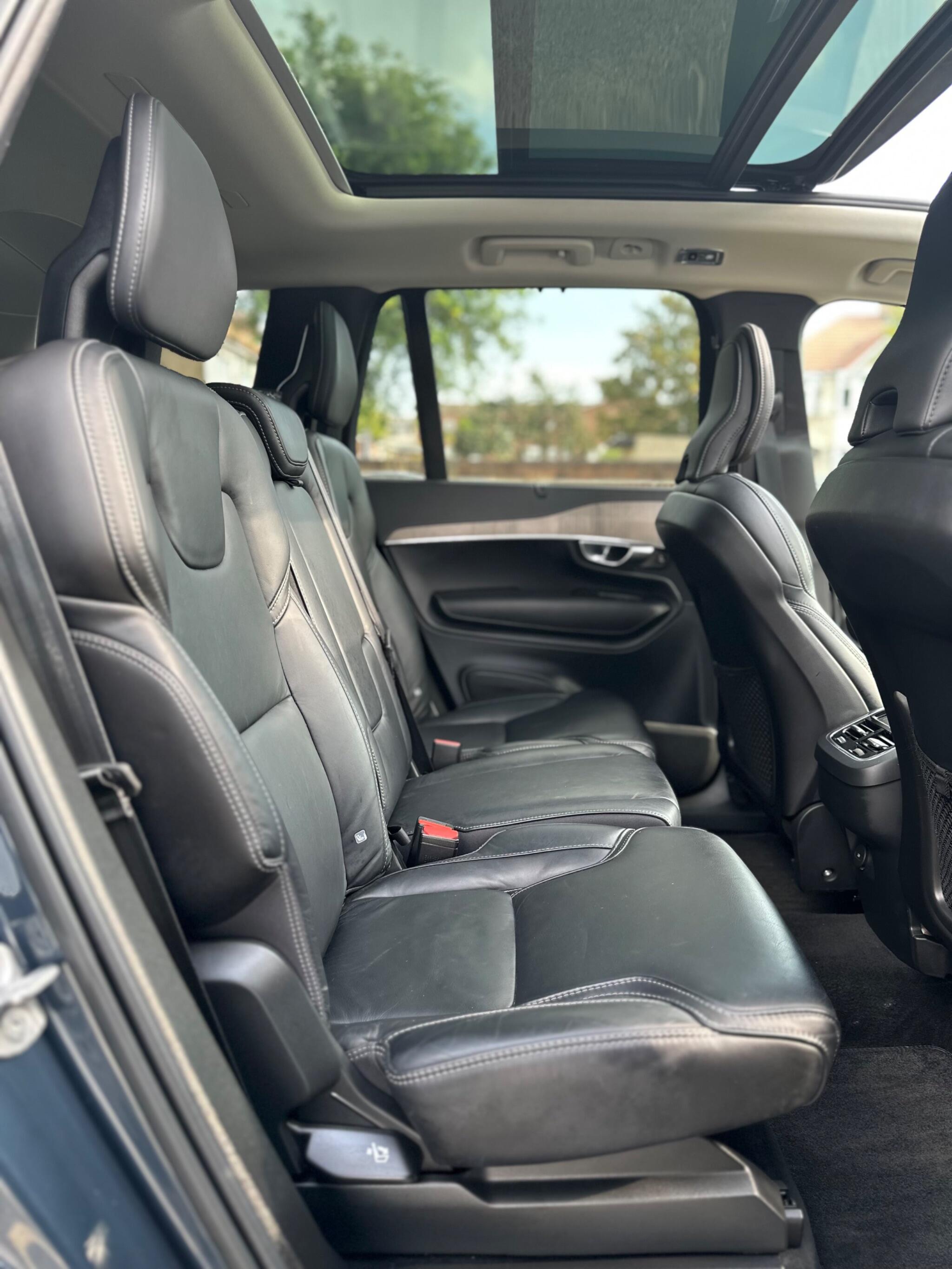 Volvo XC90 view 14