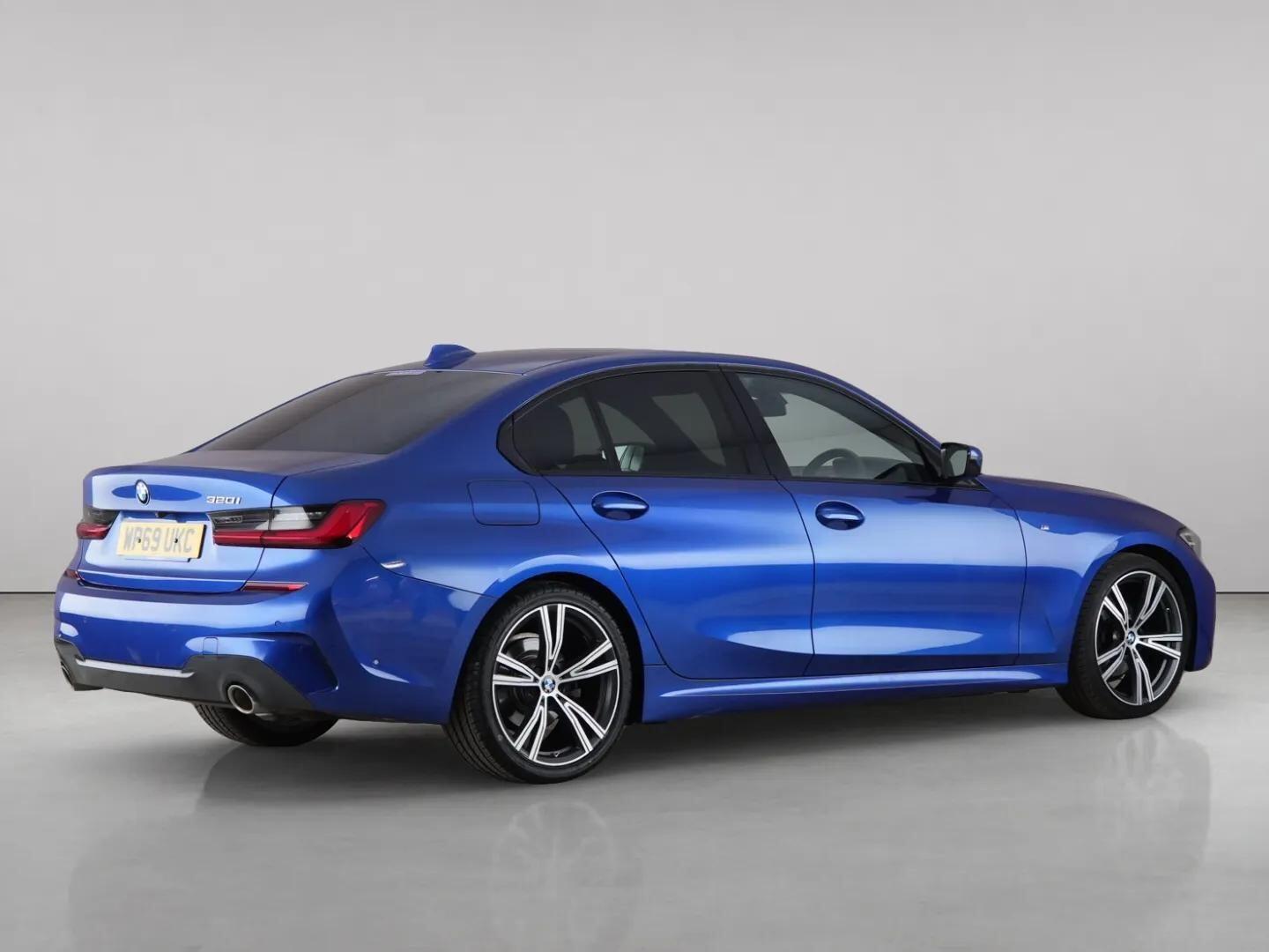 BMW 3 Series view 6