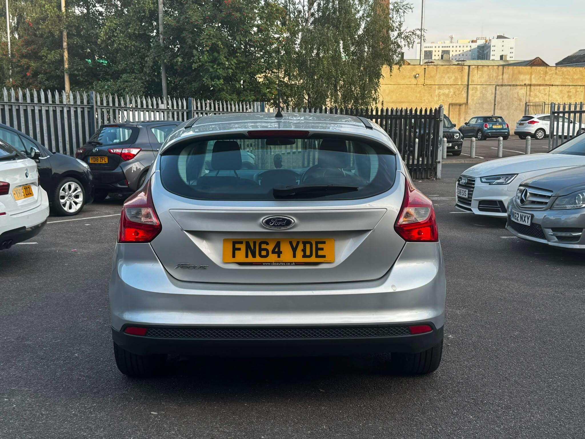 Ford Focus view 9