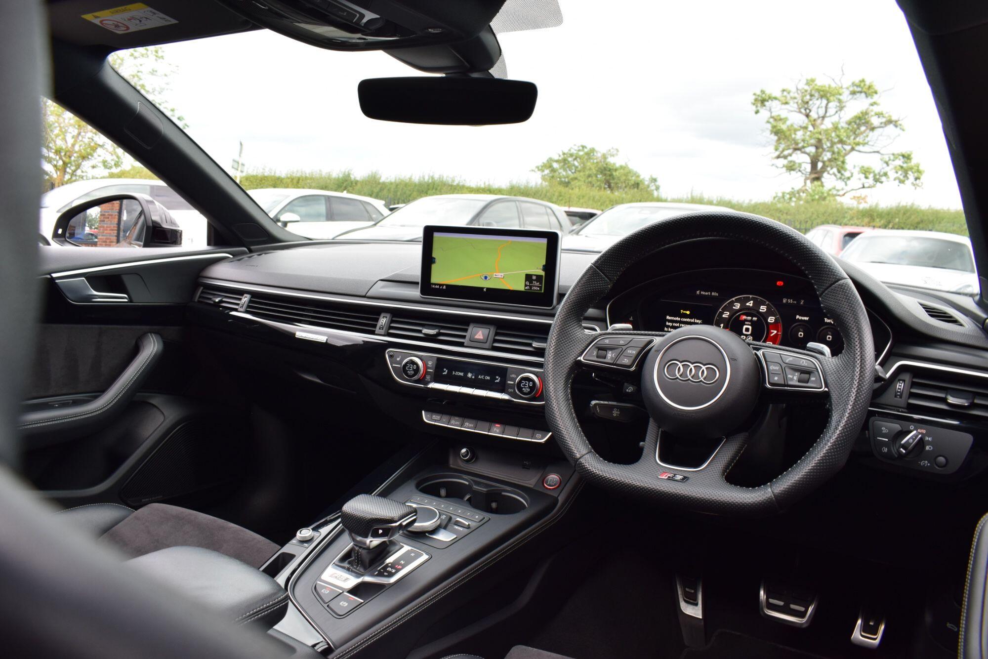 Audi RS5 view 22