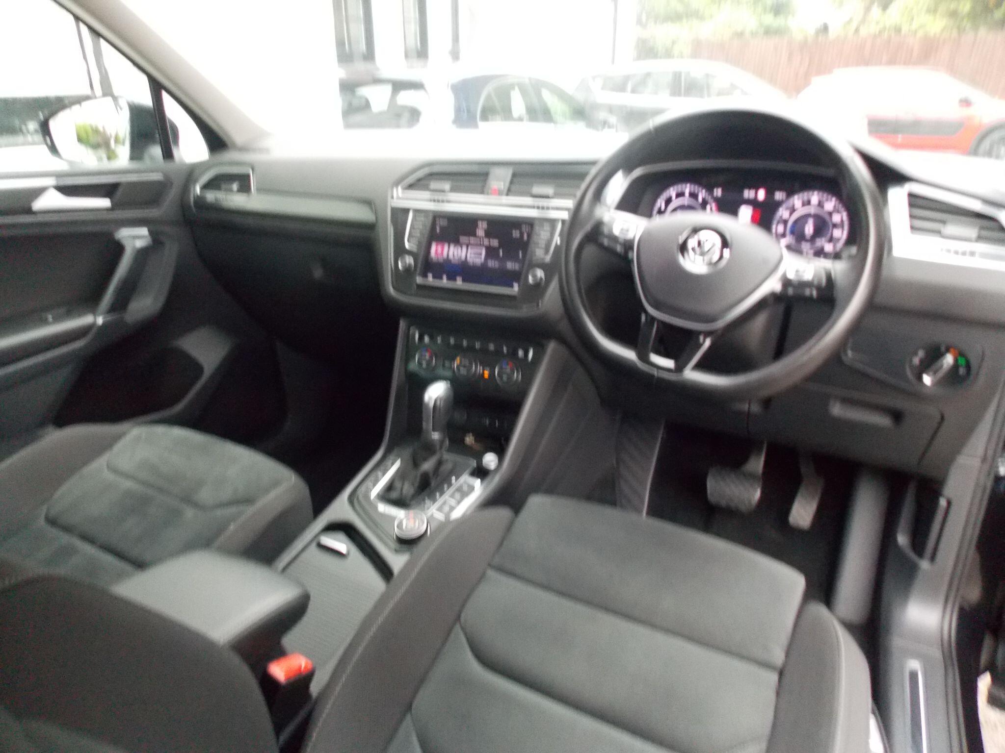 Volkswagen Tiguan view 18