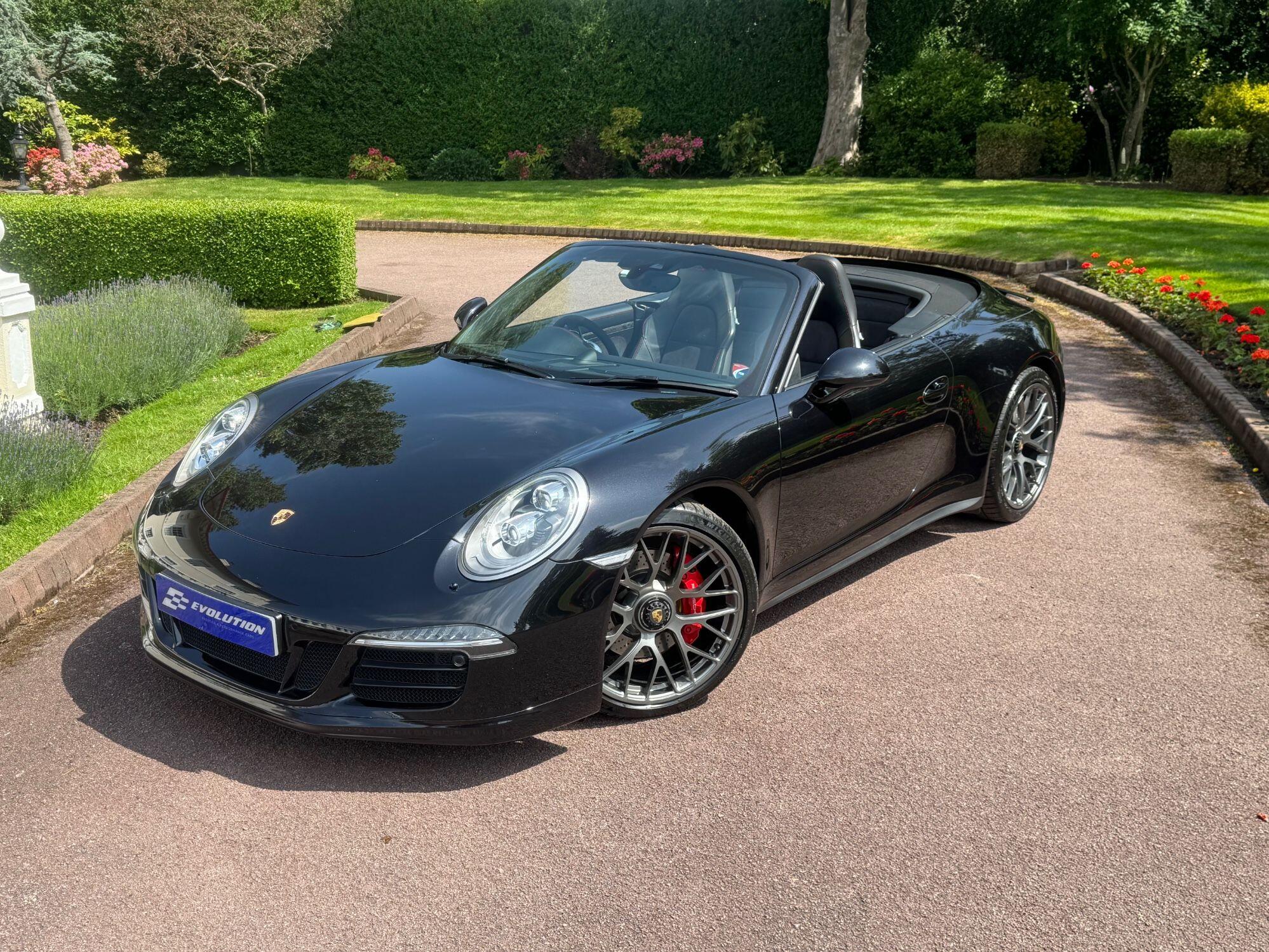 Porsche 911 view 3