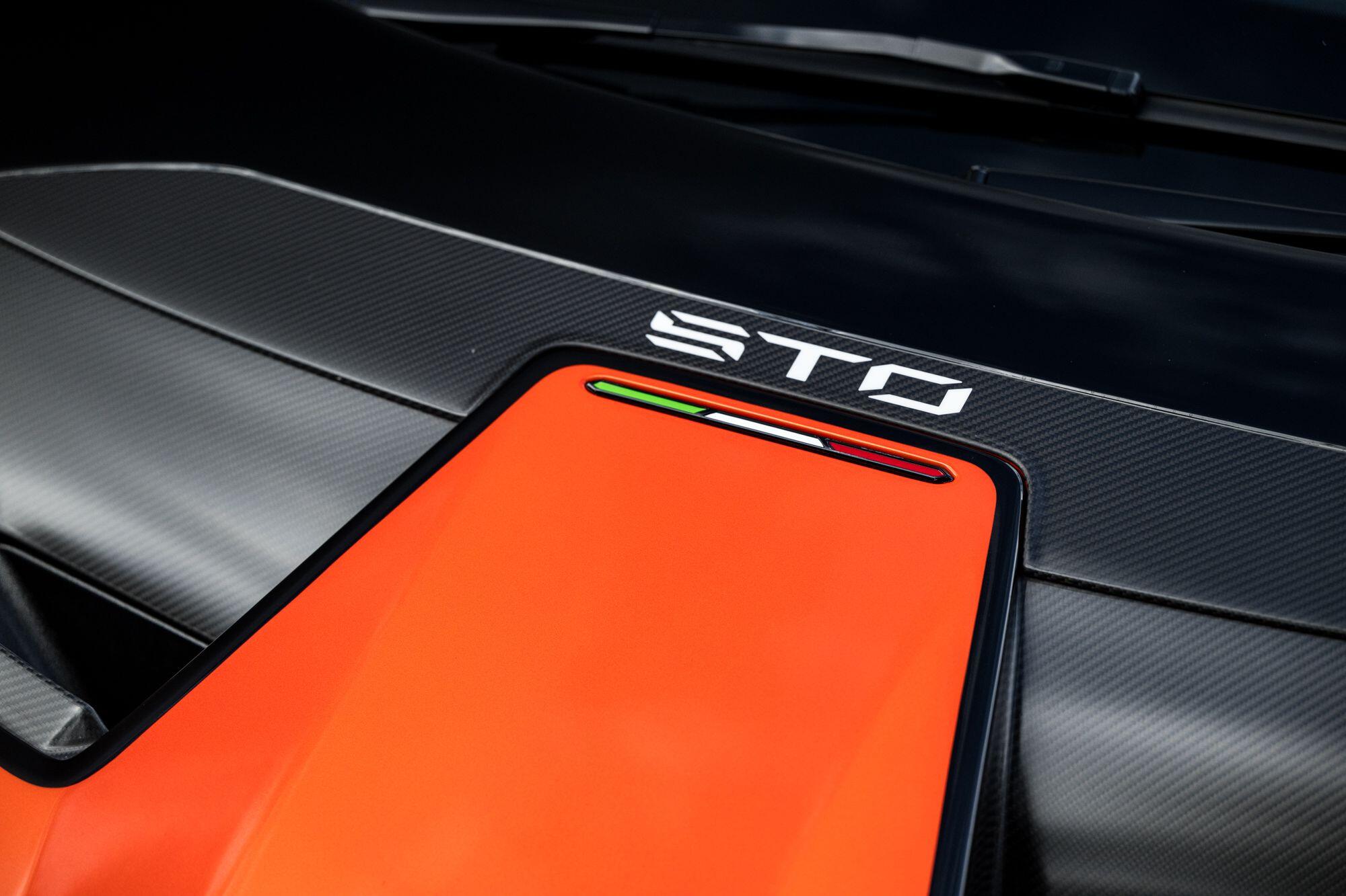 Lamborghini Huracan view 24