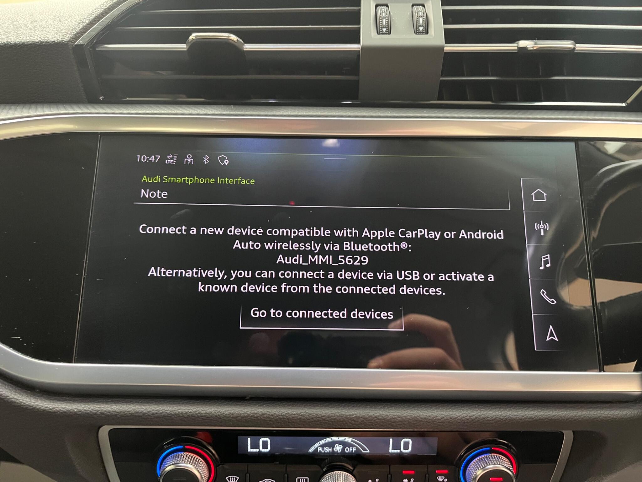 Audi Q3 view 22
