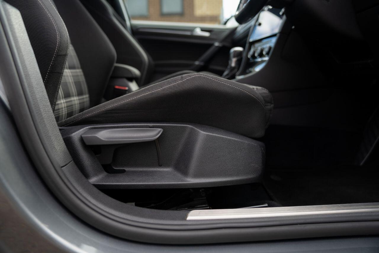 Volkswagen Golf view 41