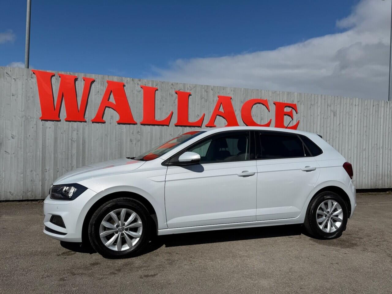 Volkswagen Polo view 5
