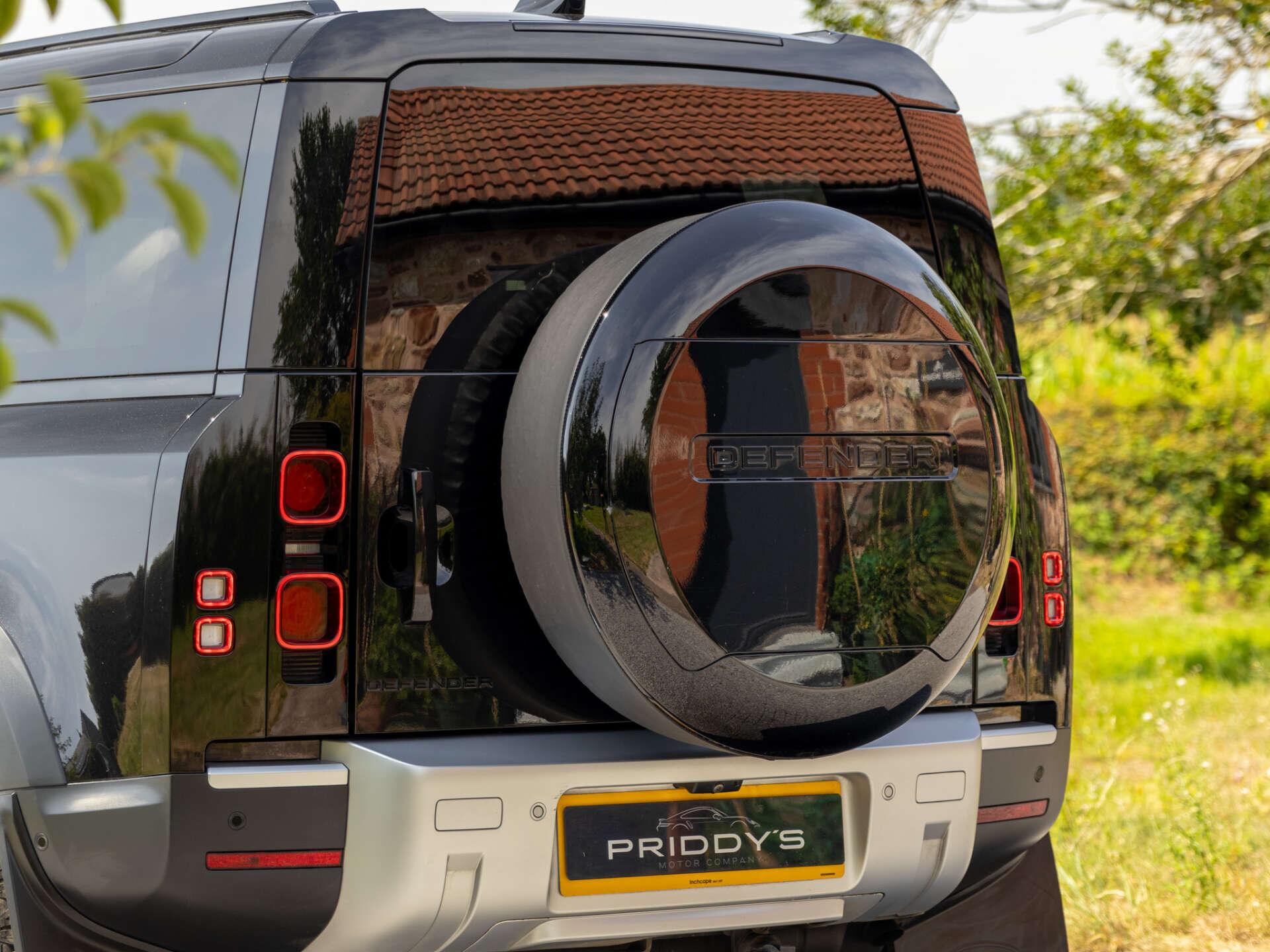 Land Rover Defender view 29