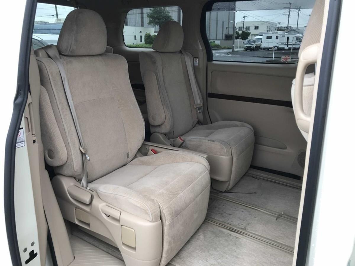 Toyota Alphard view 24