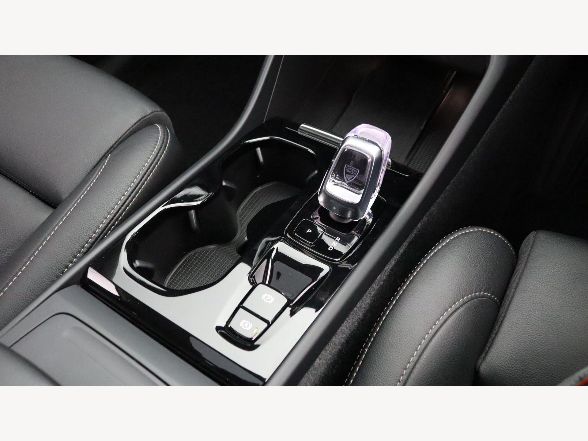 Volvo XC40 view 27