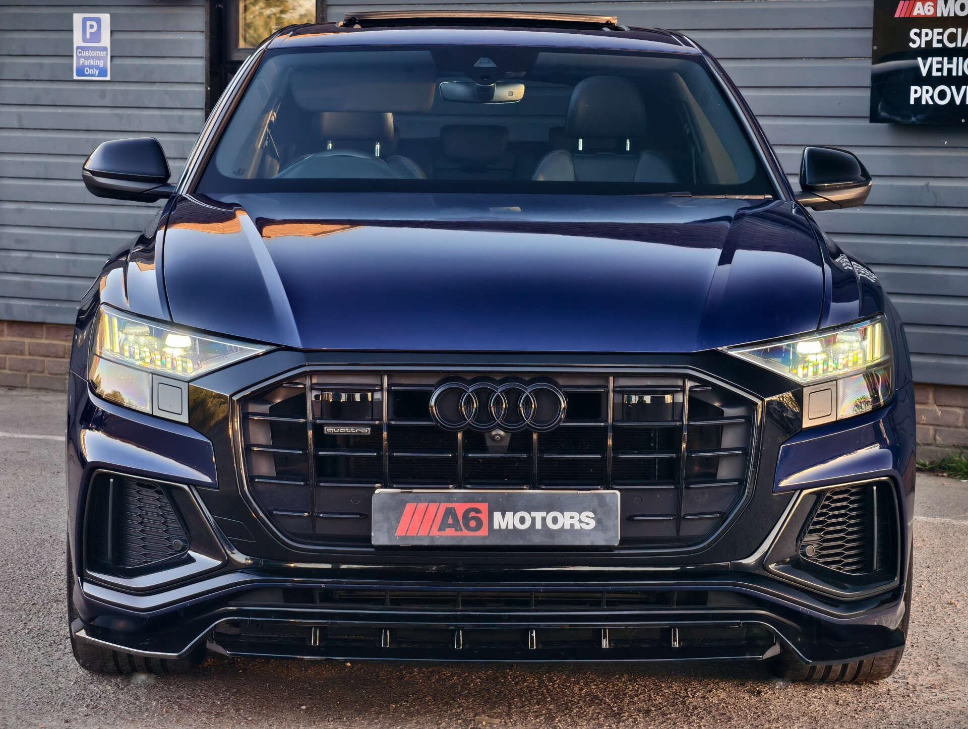 Audi Q8 view 4