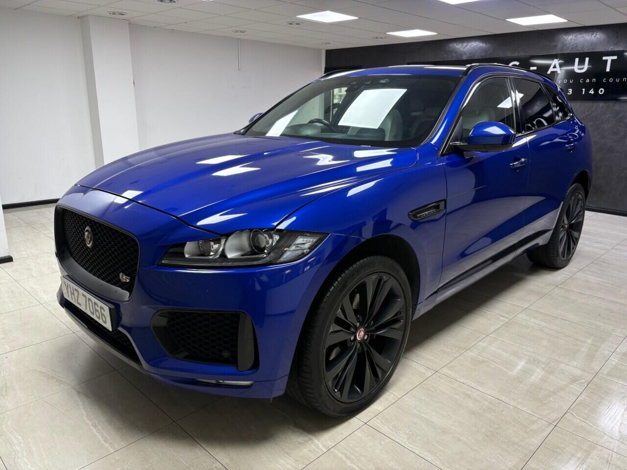 Jaguar F-Pace view 7