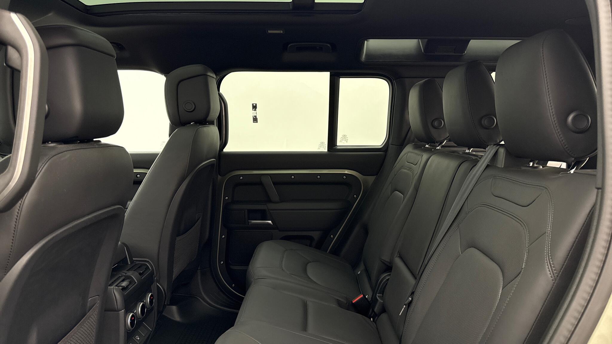 Land Rover Defender view 4