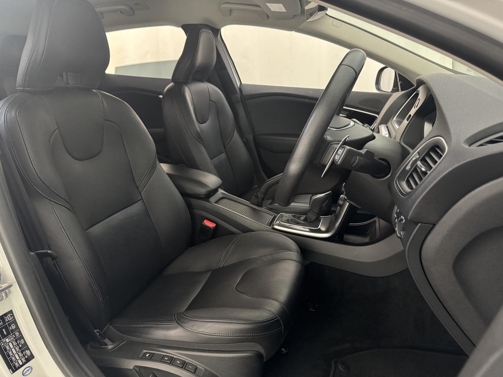 Volvo V40 view 54