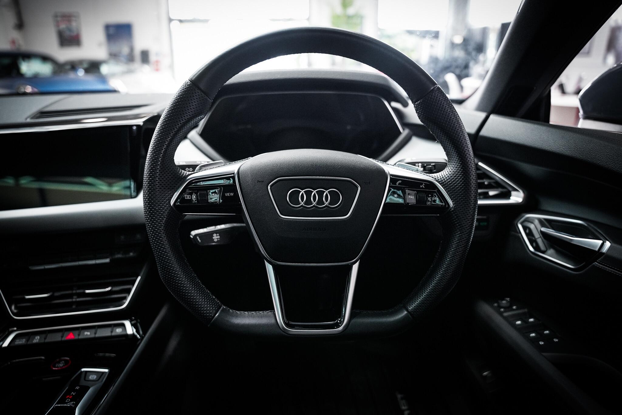 Audi e-tron GT view 20