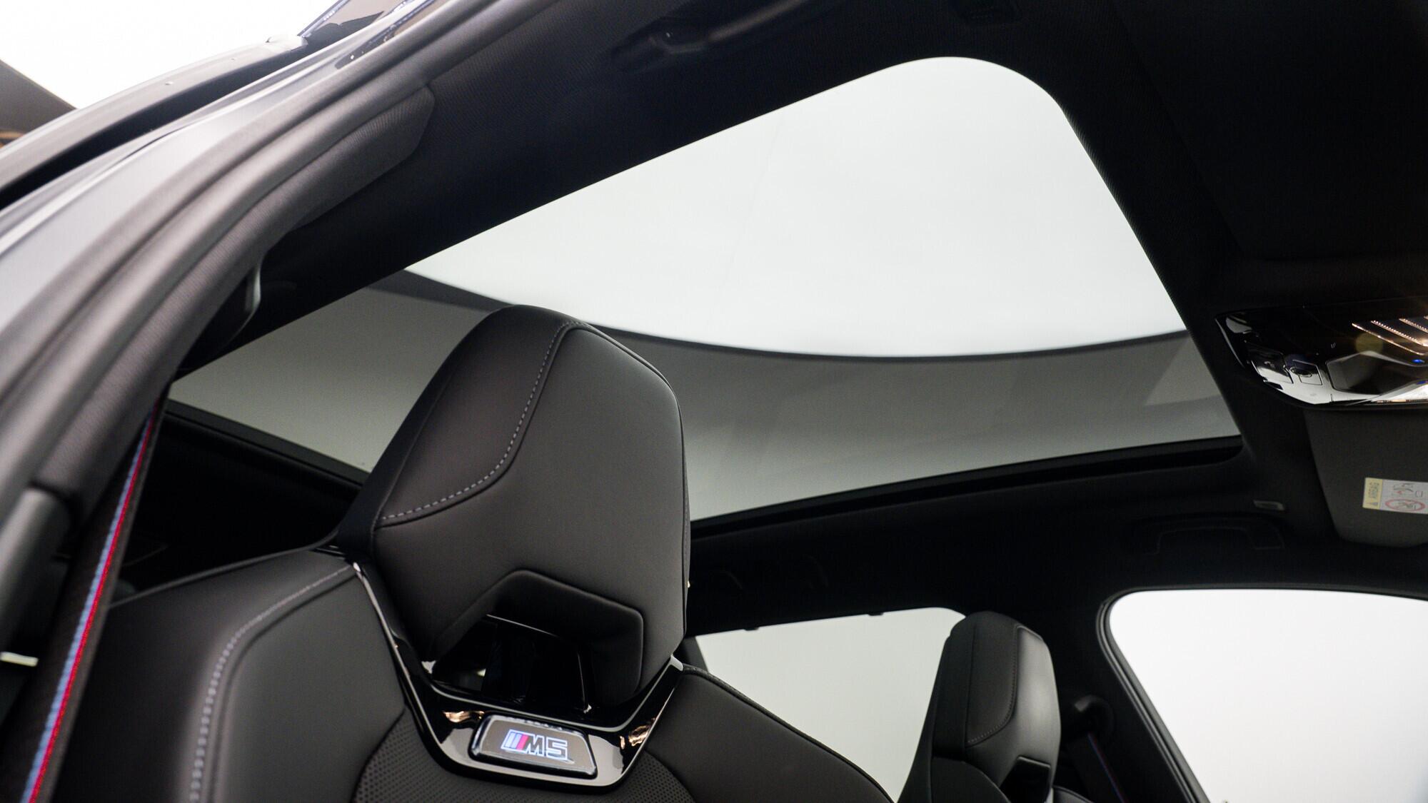 BMW M5 view 7