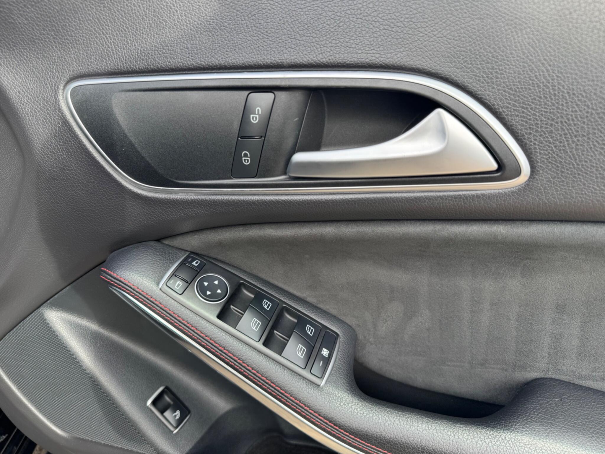 Mercedes-Benz Cla view 32