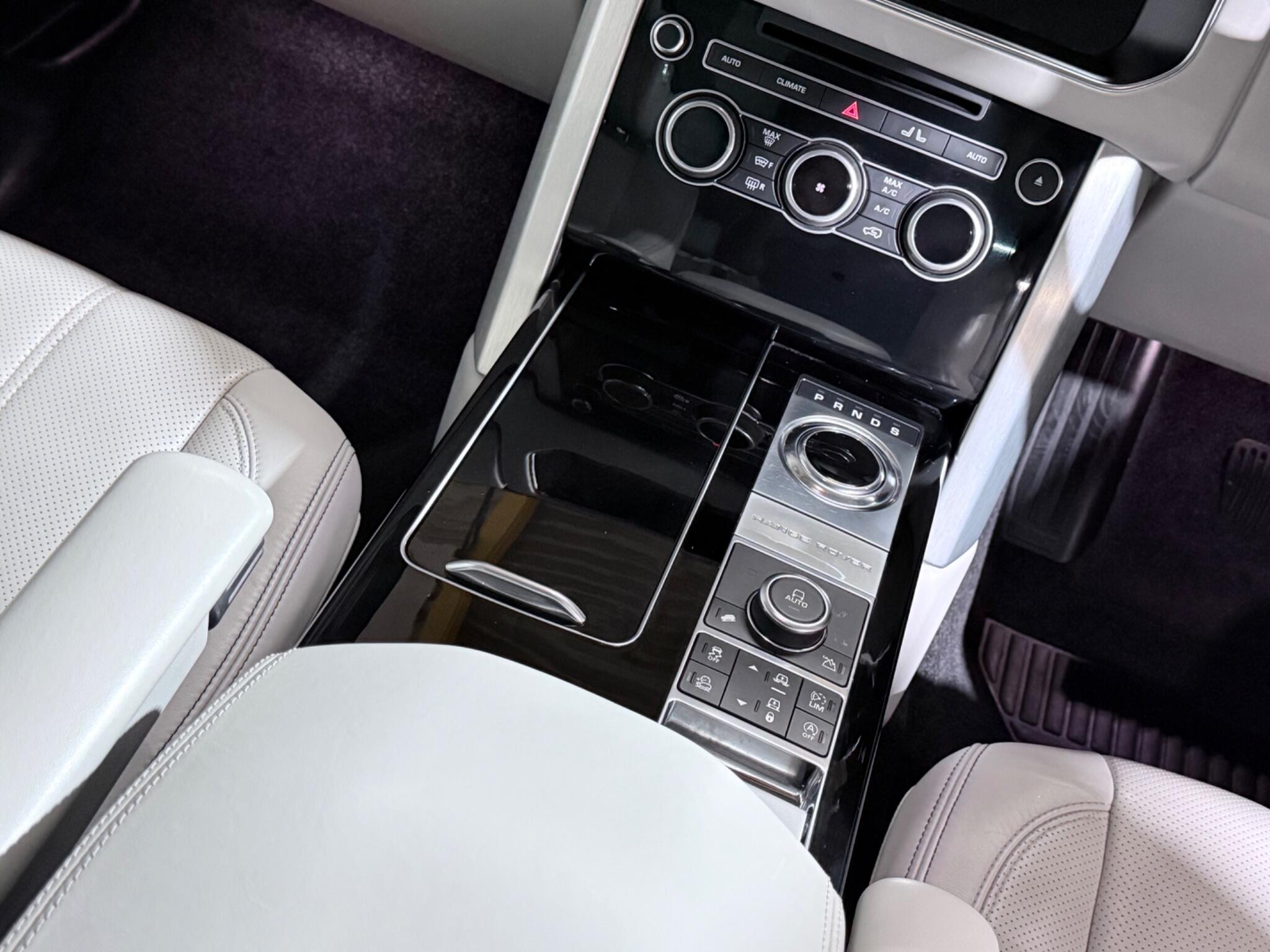 Land Rover Range Rover view 28