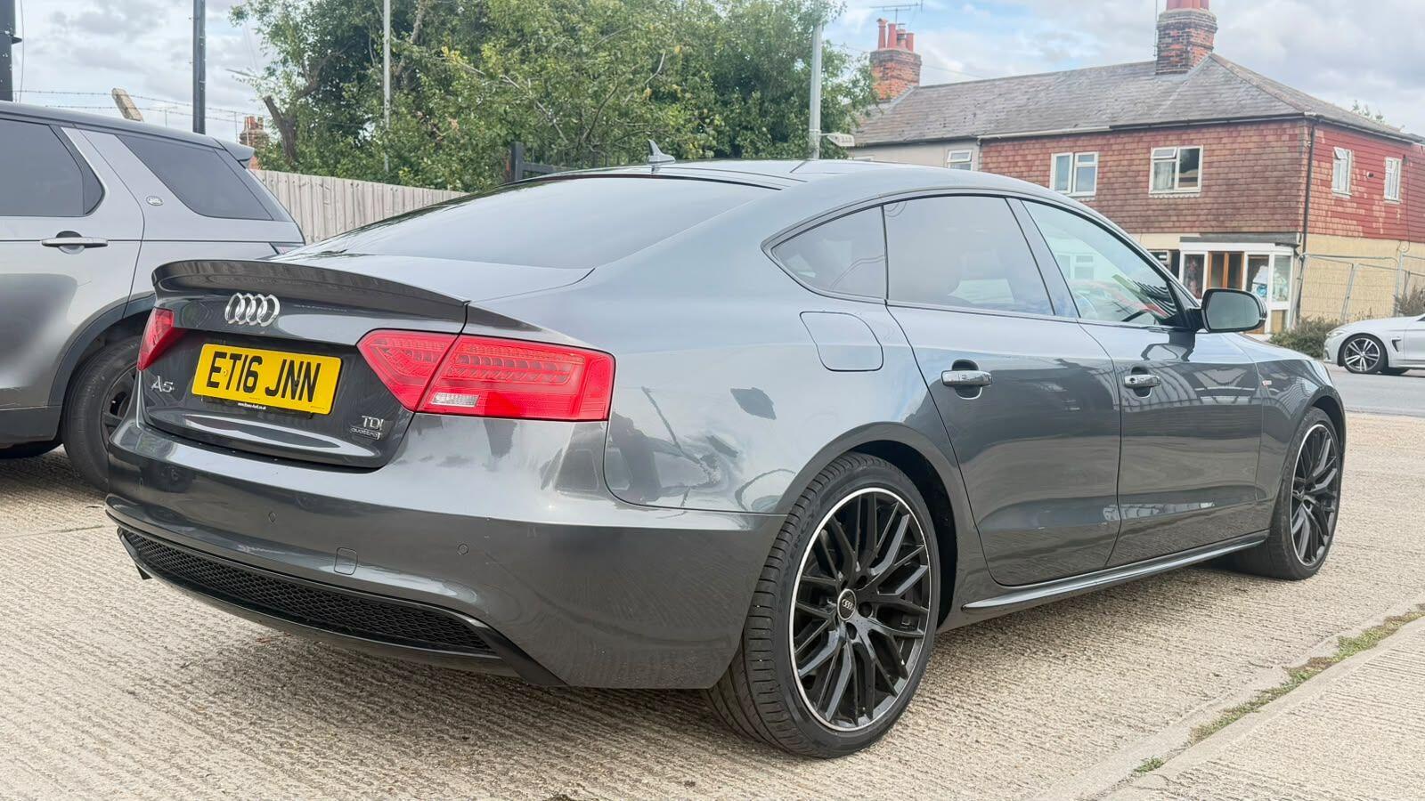 Audi A5 view 3