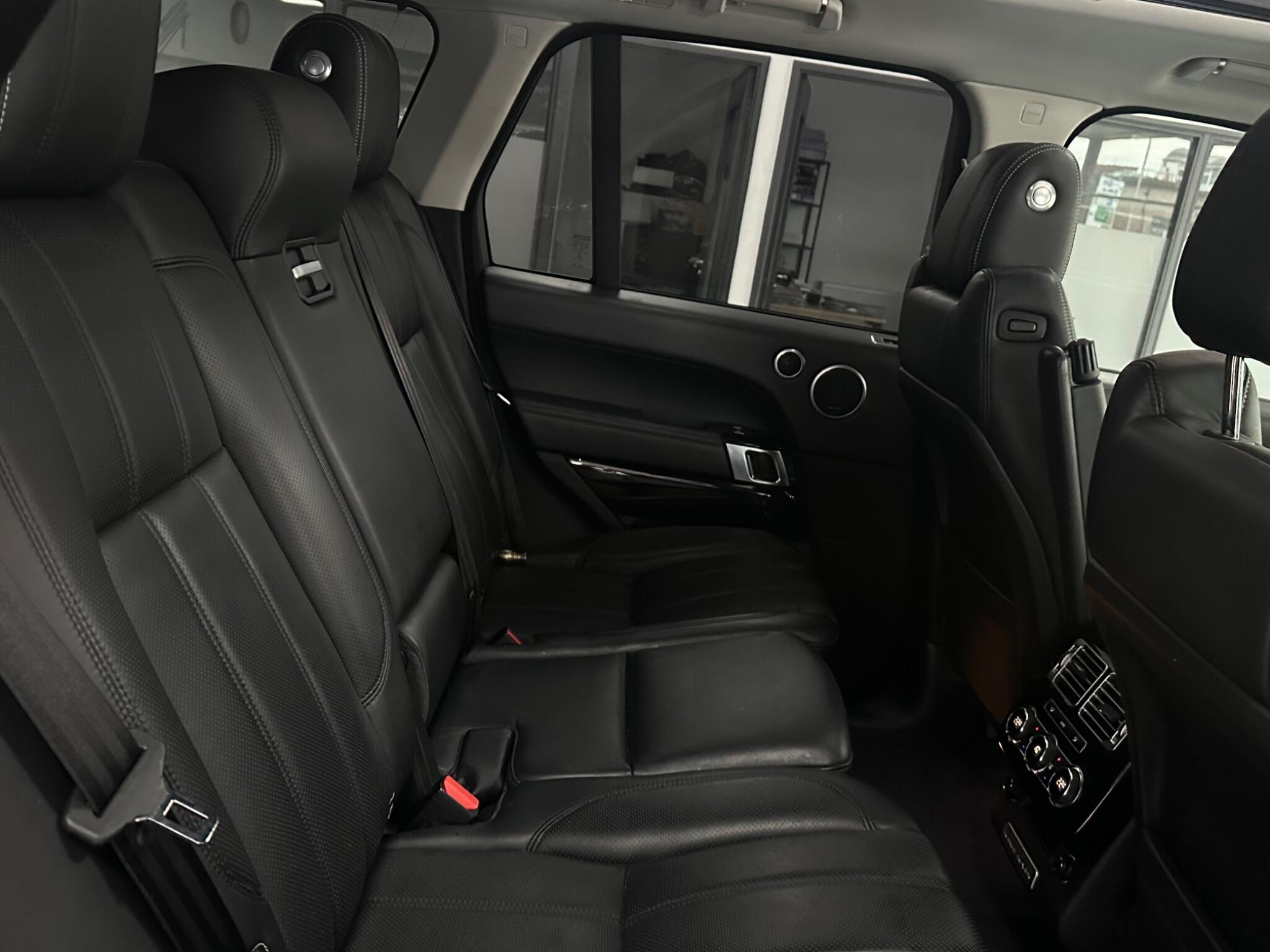 Land Rover Range Rover view 34
