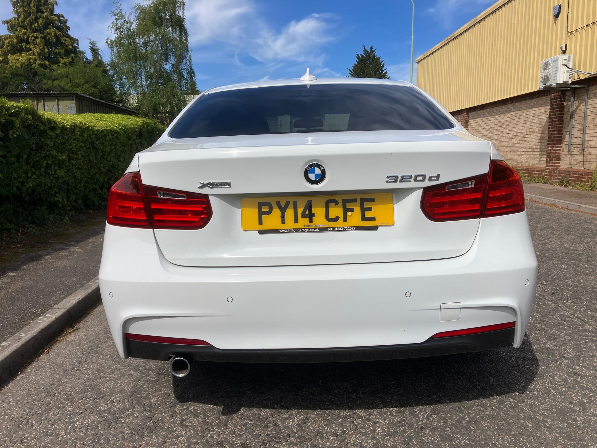 BMW 3 Series view 6