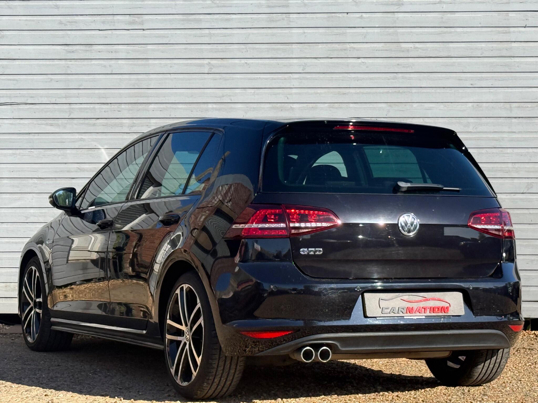 Volkswagen Golf view 4