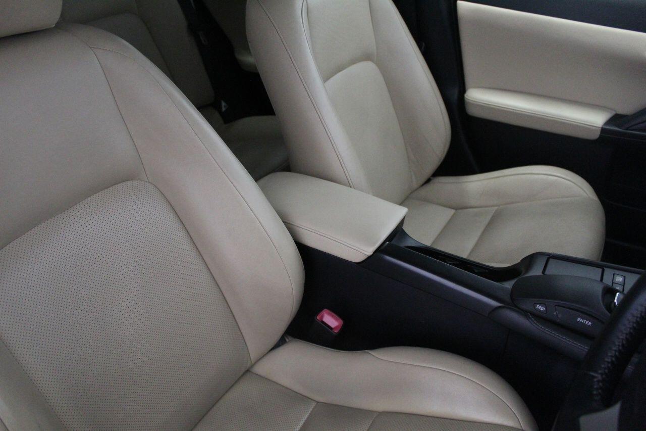 Lexus CT view 43