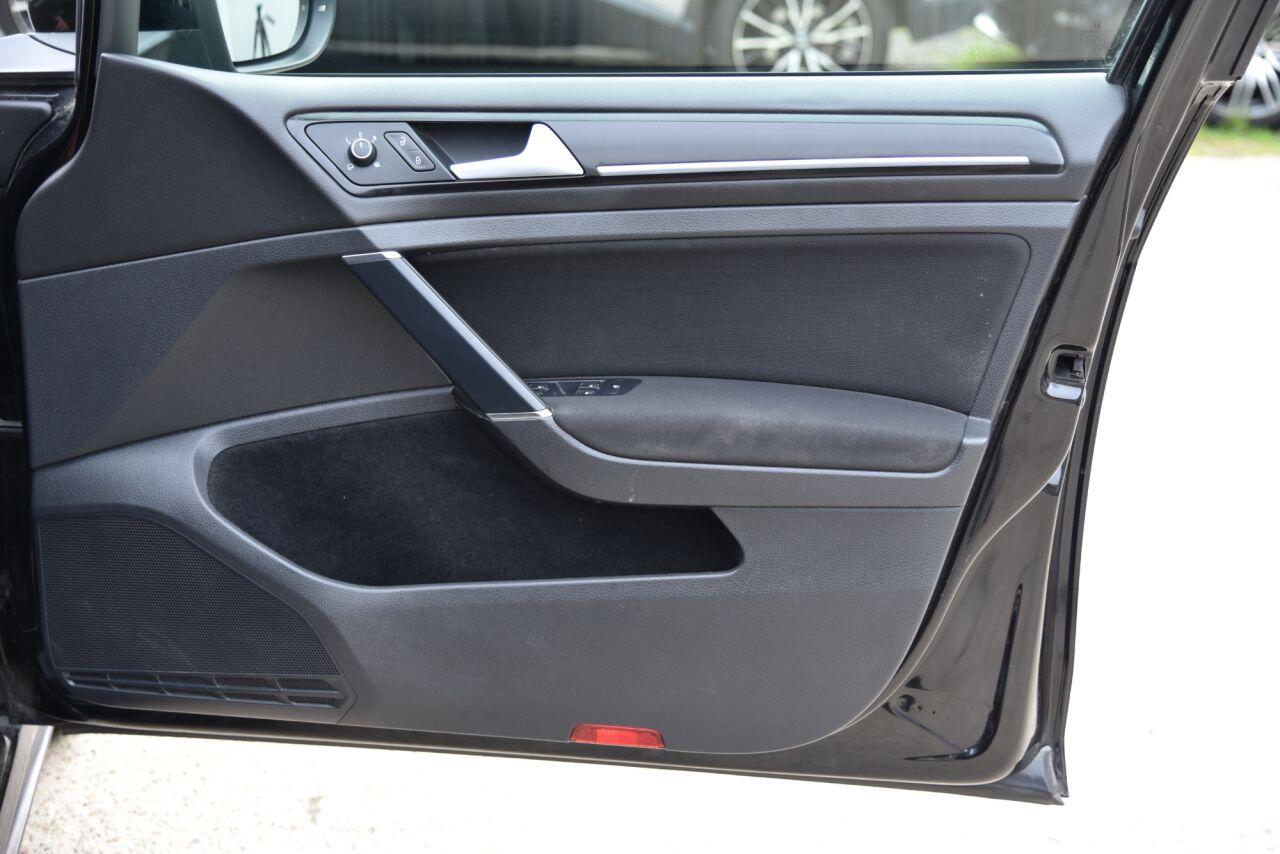 Volkswagen Golf view 48