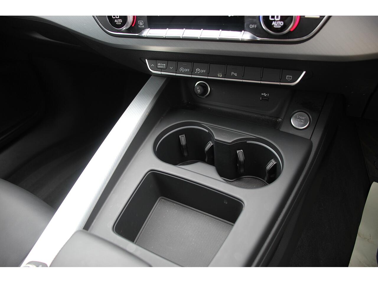 Audi A4 view 24
