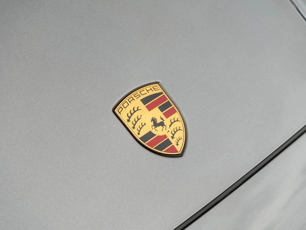 Porsche Cayenne view 37