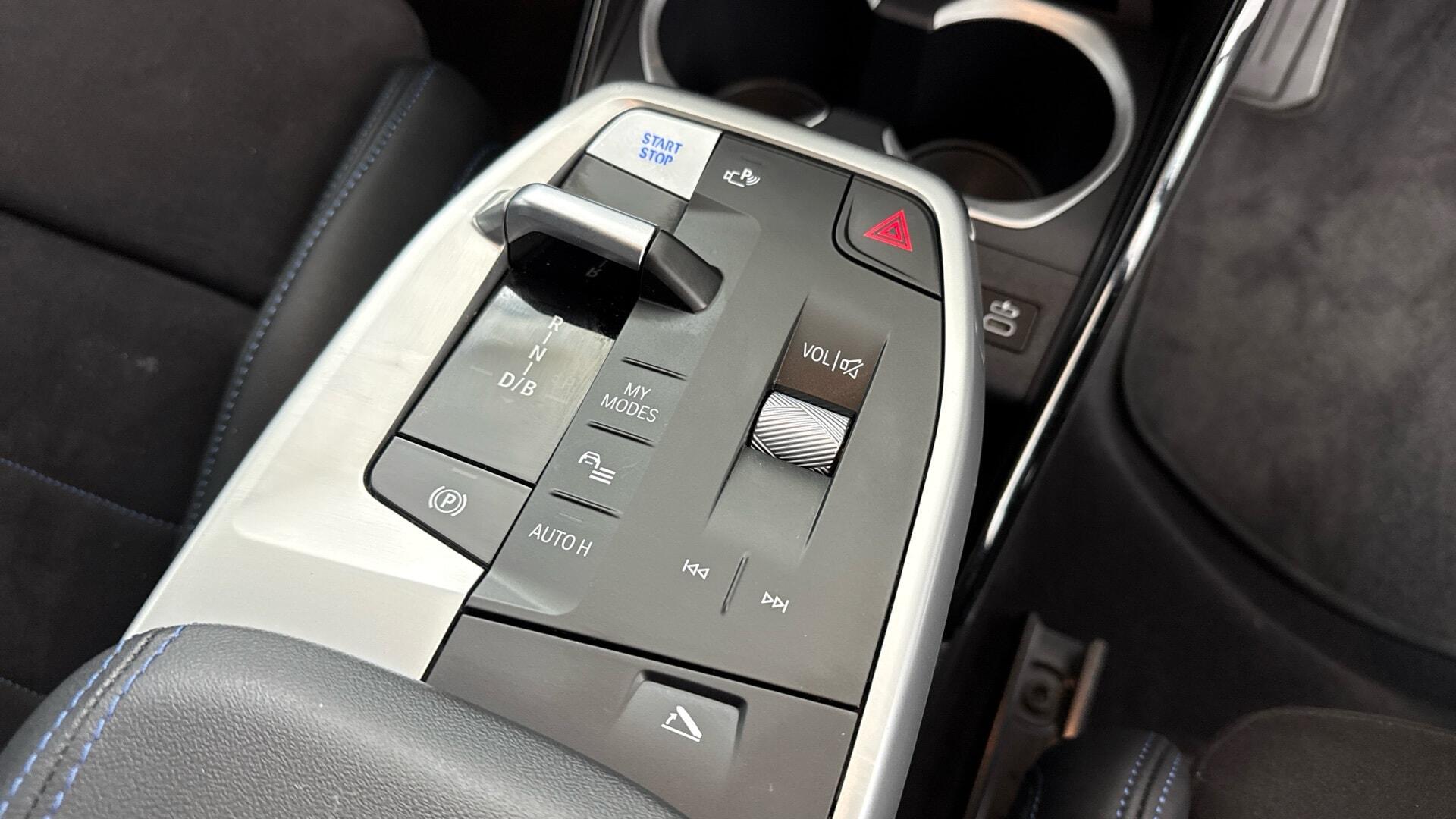 BMW Ix2 view 10