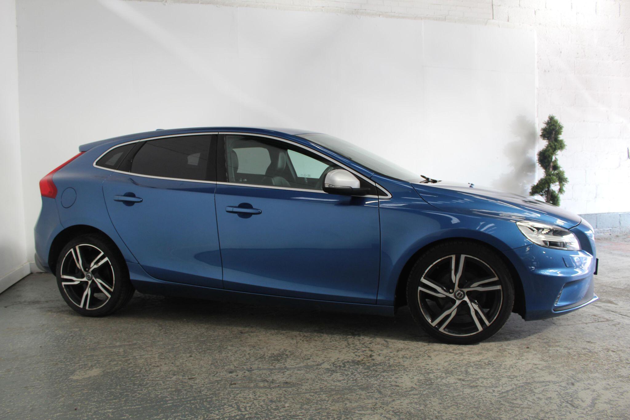 Volvo V40 view 4