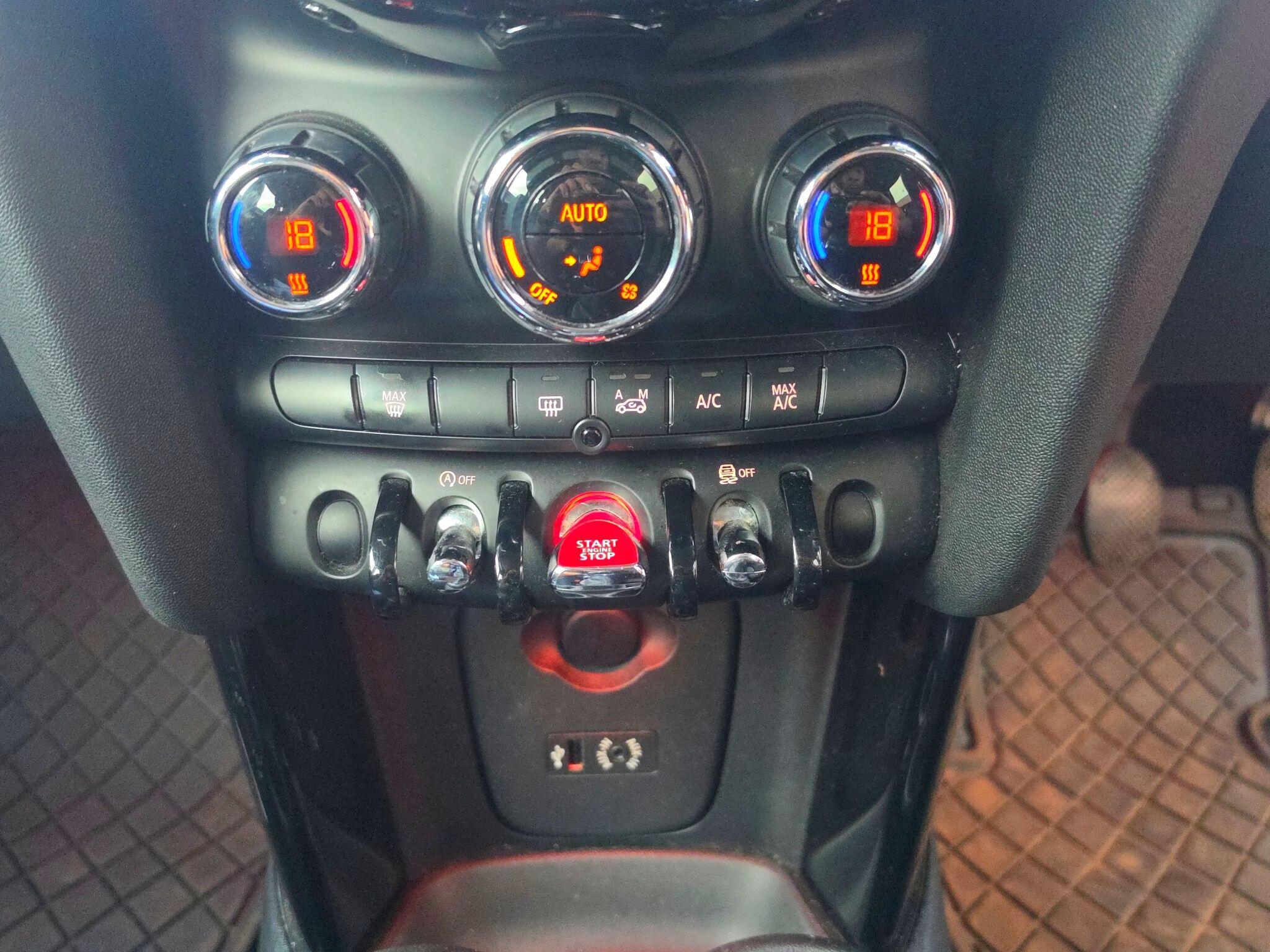 Mini Cooper view 15