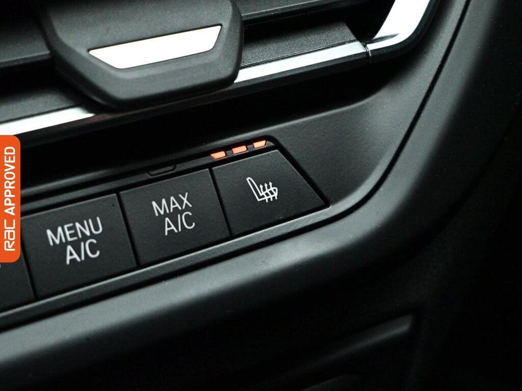 BMW 1 Series view 19