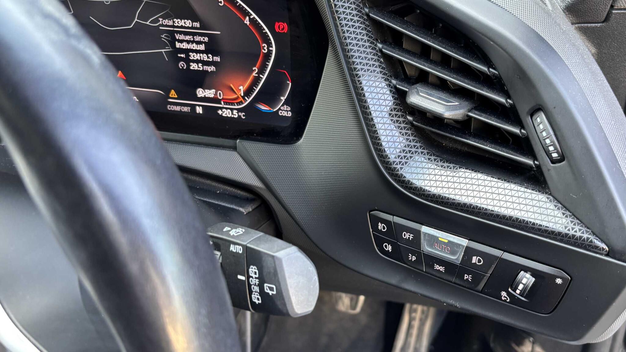 BMW 1 Series view 32