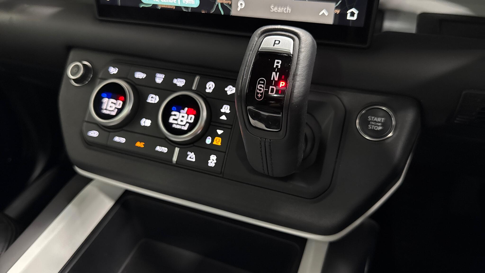 Land Rover Defender view 13