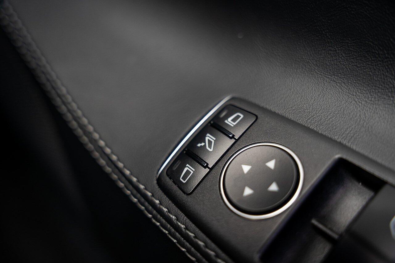 Tesla Model S view 60