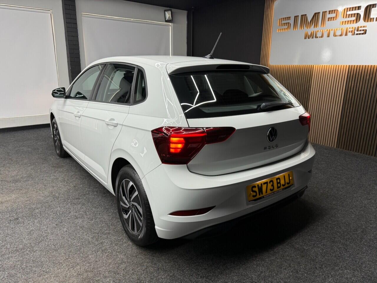 Volkswagen Polo view 5