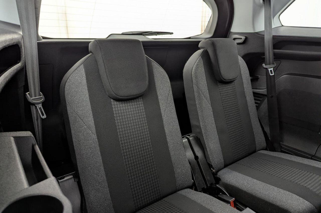 Peugeot 5008 view 21
