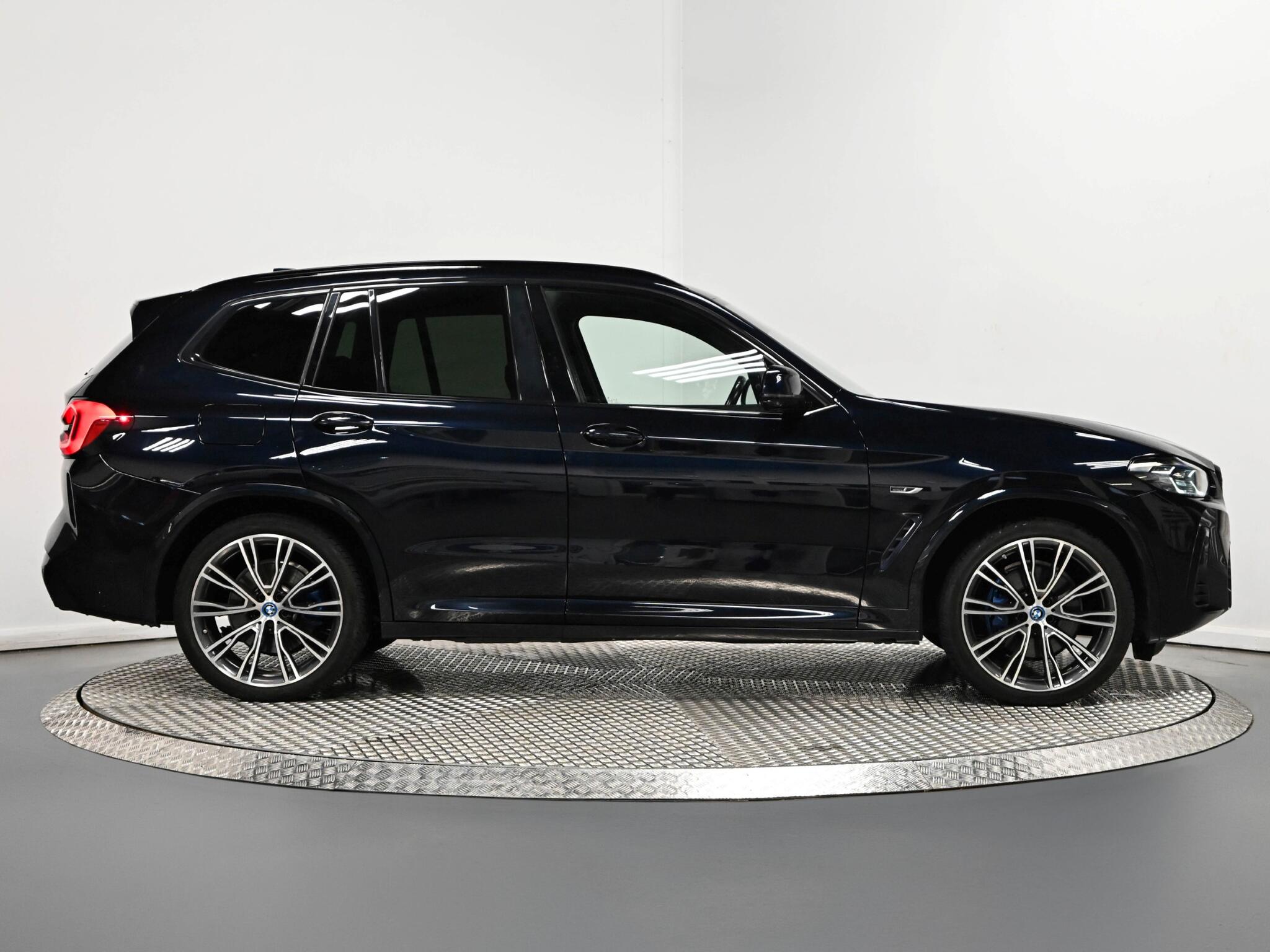 BMW X3 view 40