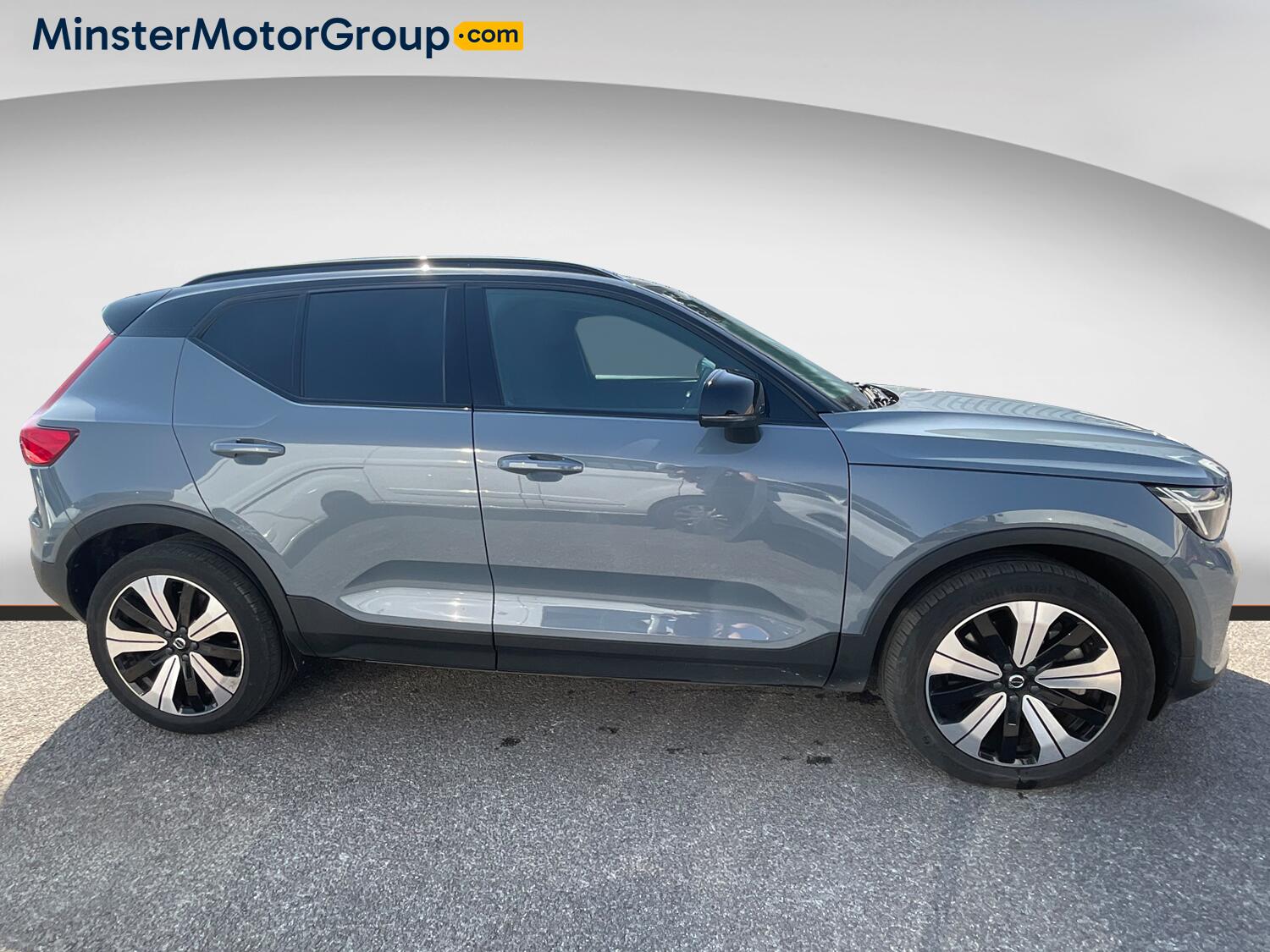 Volvo XC40 view 2
