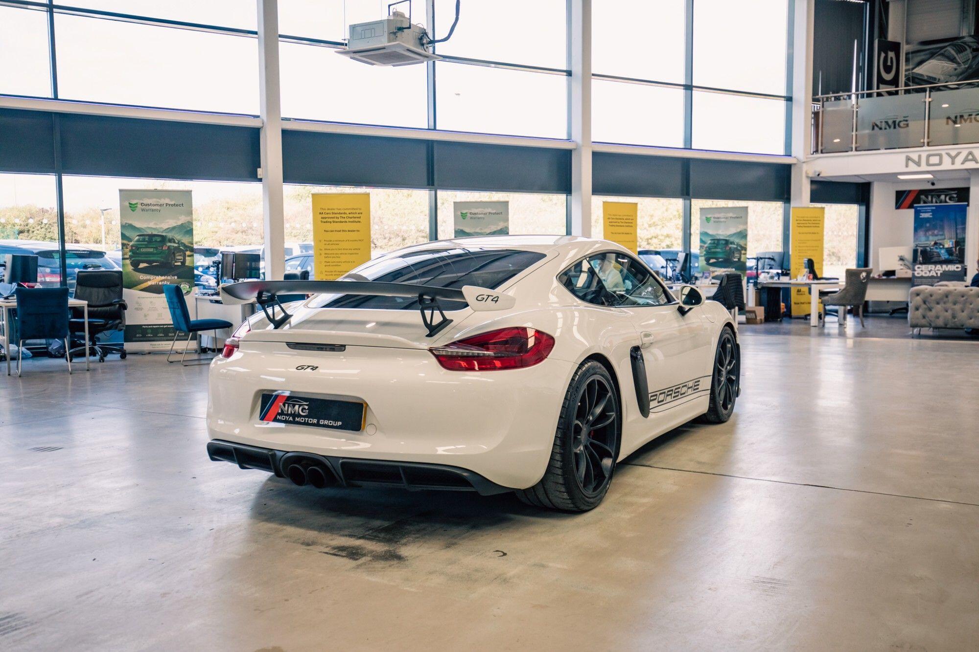 Porsche Cayman view 47