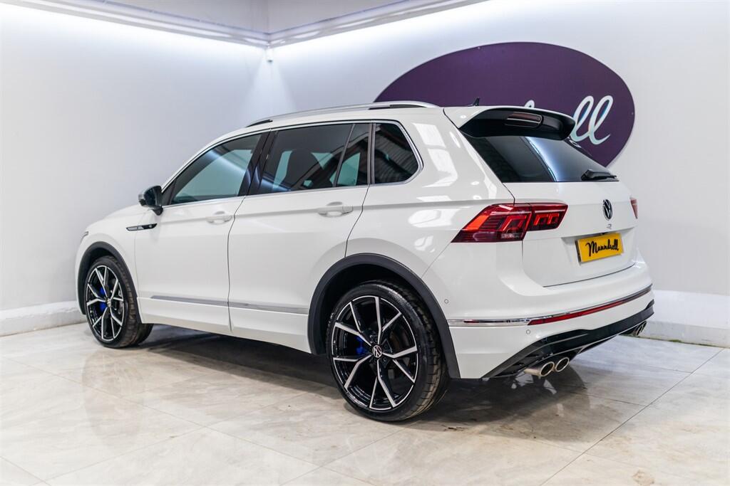 Volkswagen Tiguan view 4