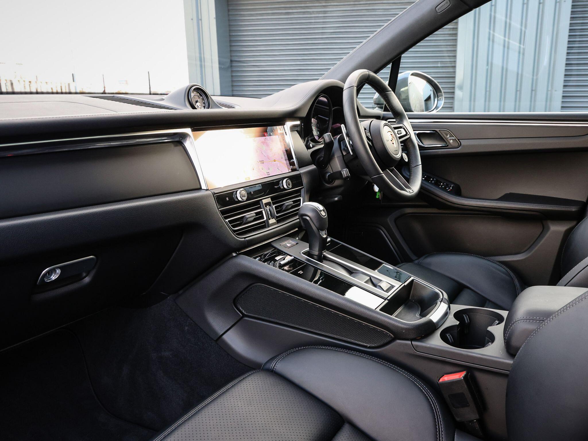 Porsche Macan view 67