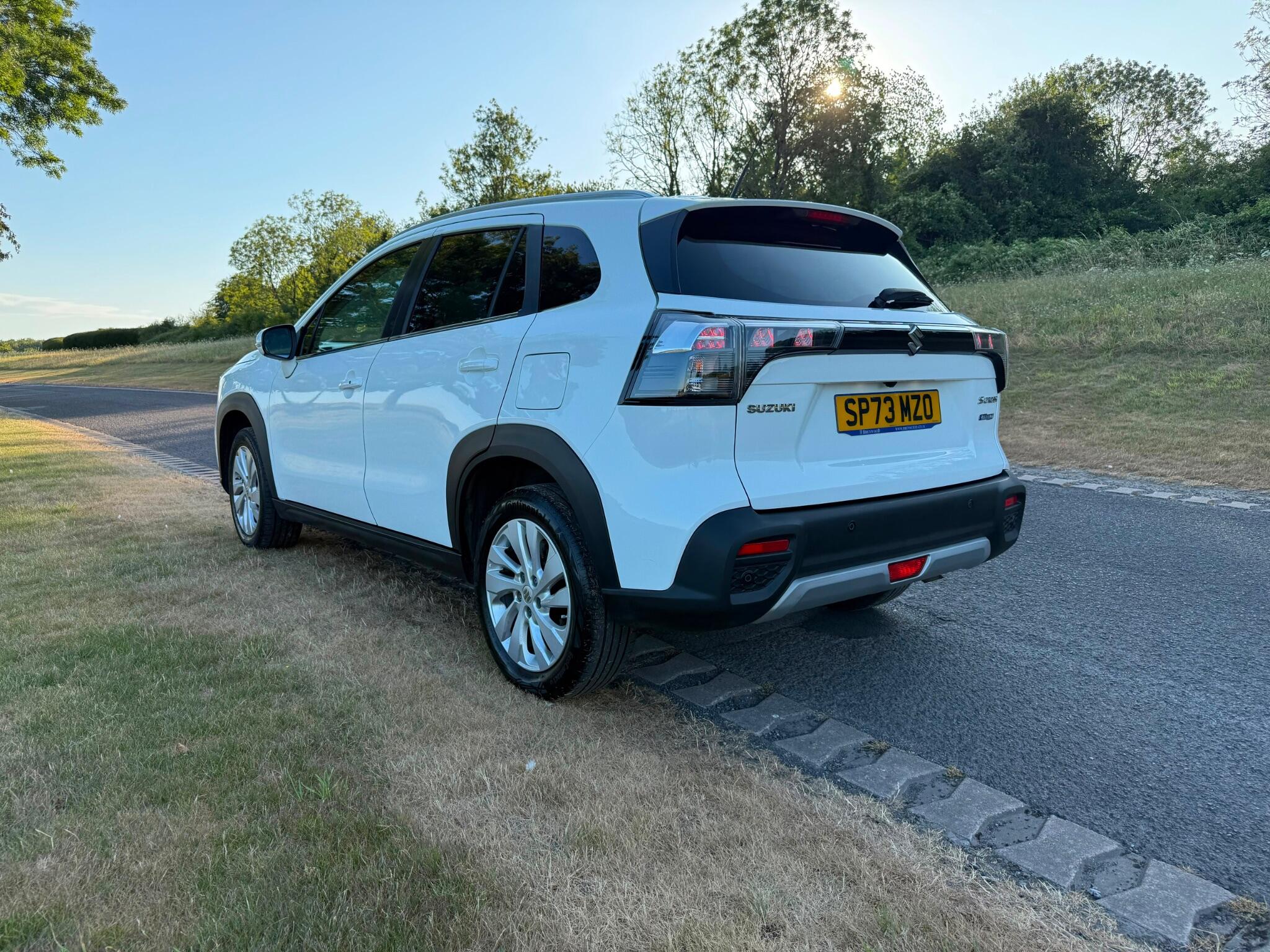 Suzuki S-Cross view 5