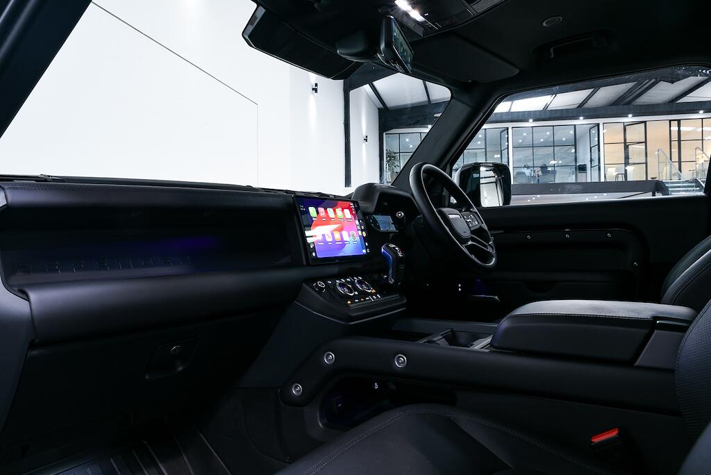 Land Rover Defender view 16