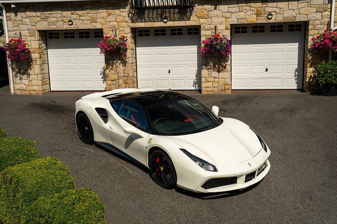Ferrari 488 view 92