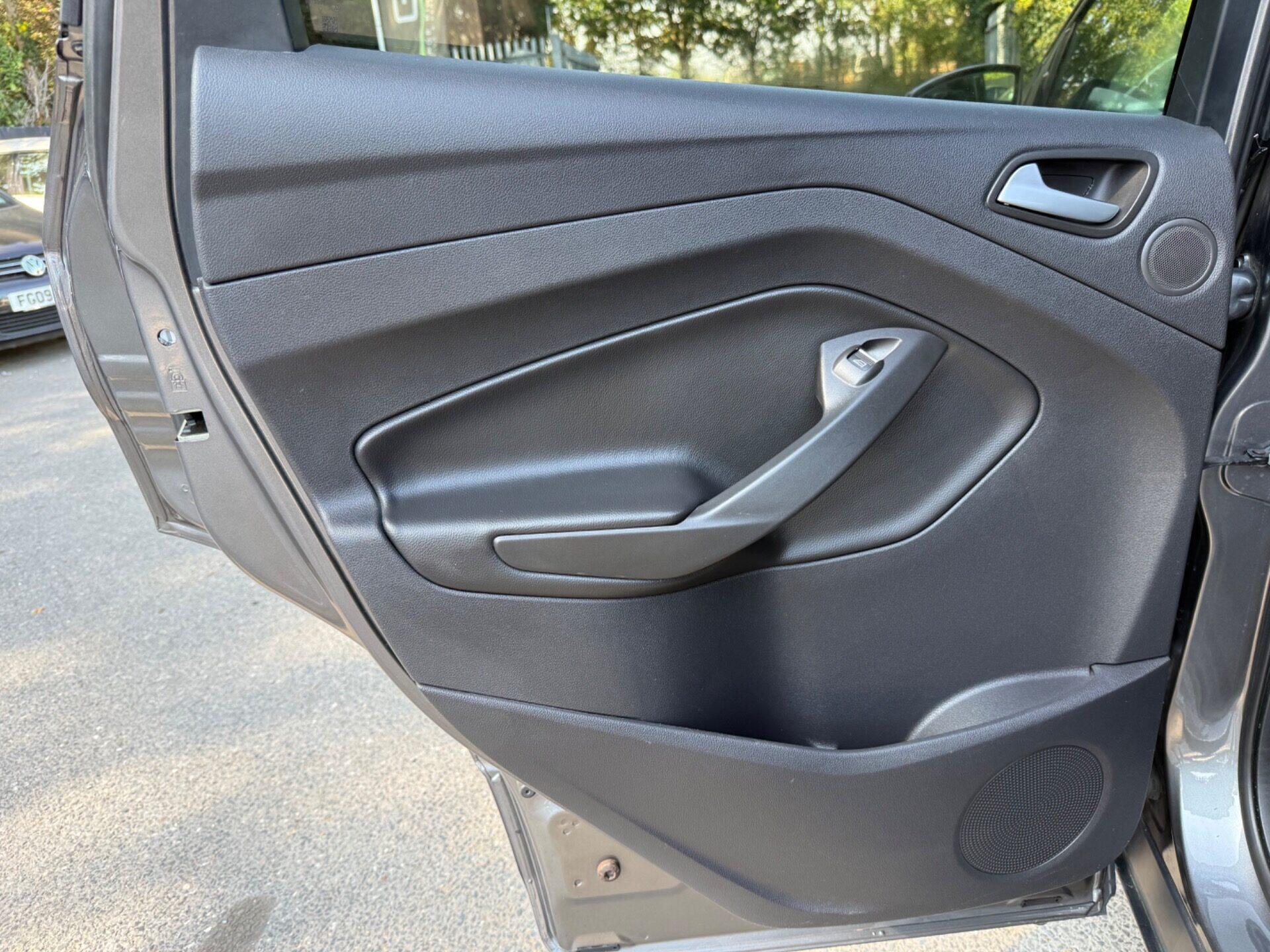 Ford Kuga view 26