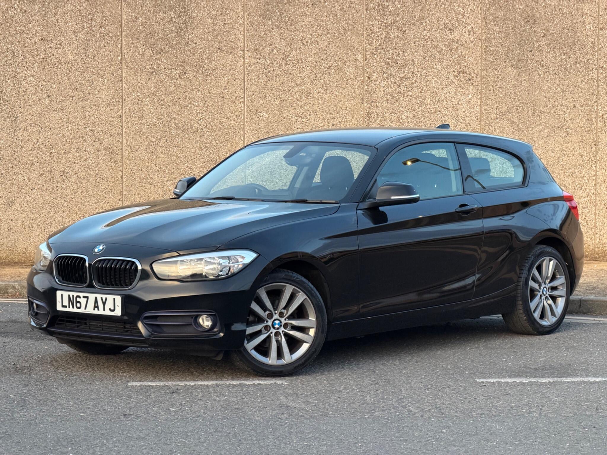 BMW 1 Series view 8