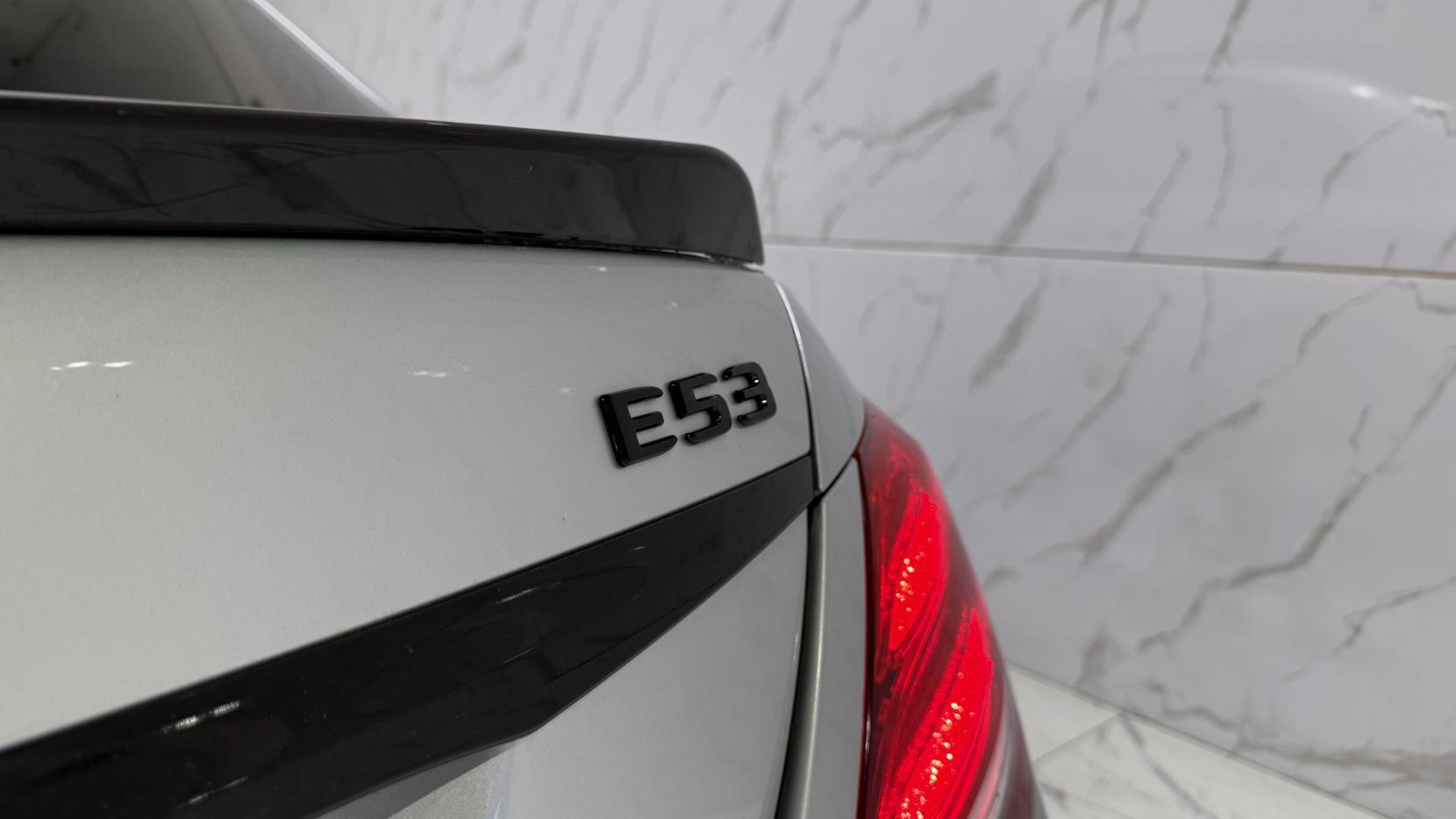 Mercedes-Benz E Class view 54