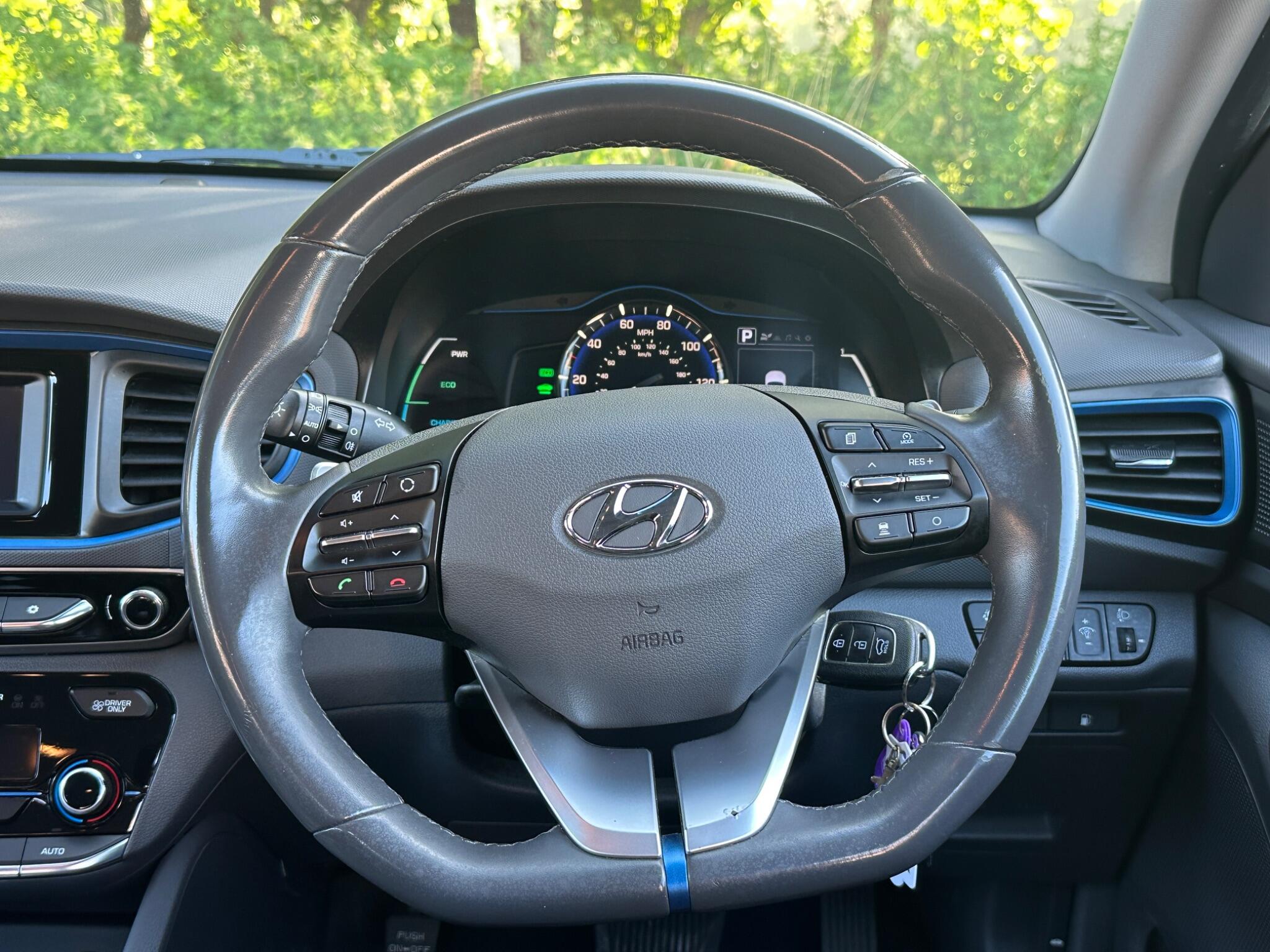 Hyundai Ioniq view 25